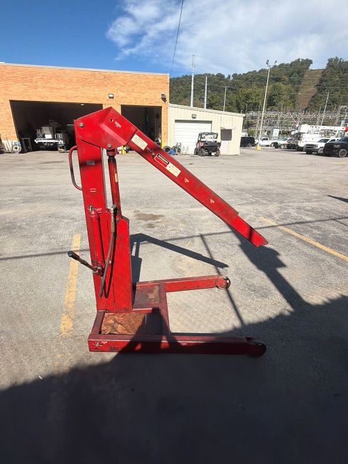 Blackhawk Hydraulic Shop Crane - Image 3